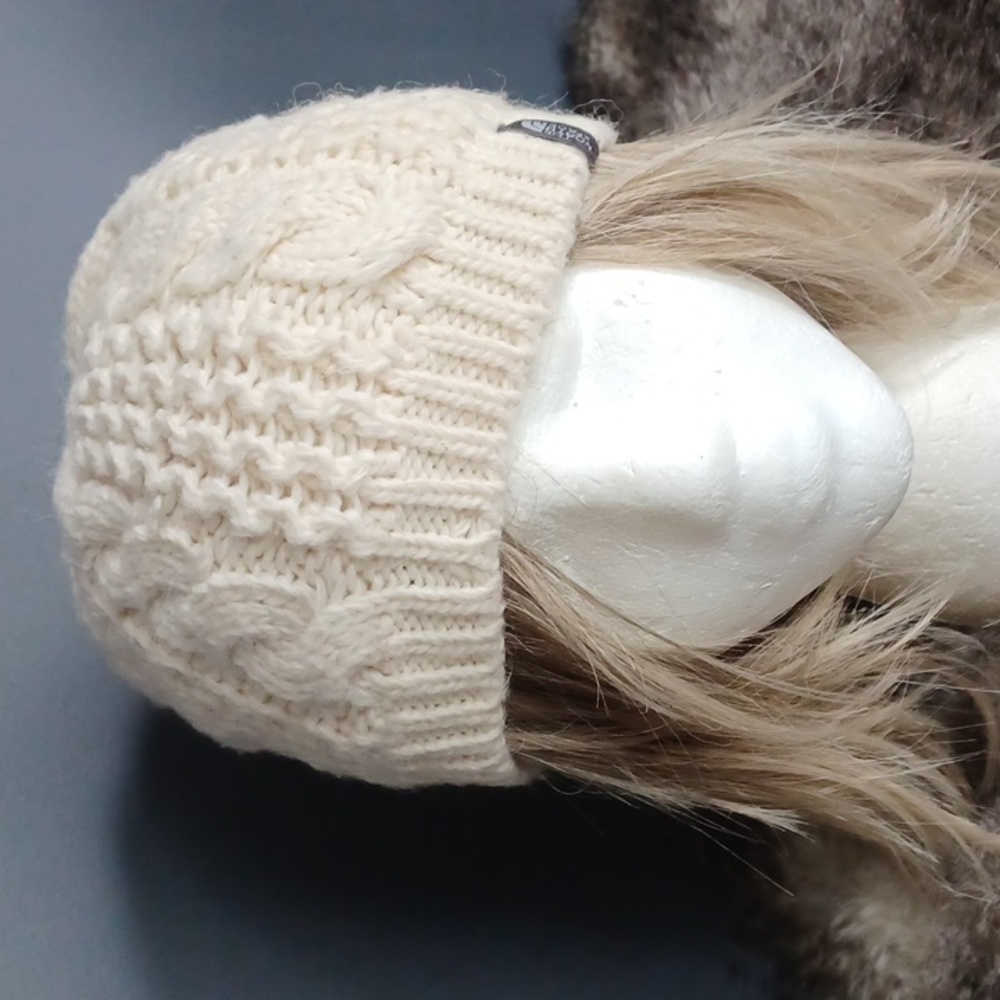 The North Face hat - Picture 3 of 9
